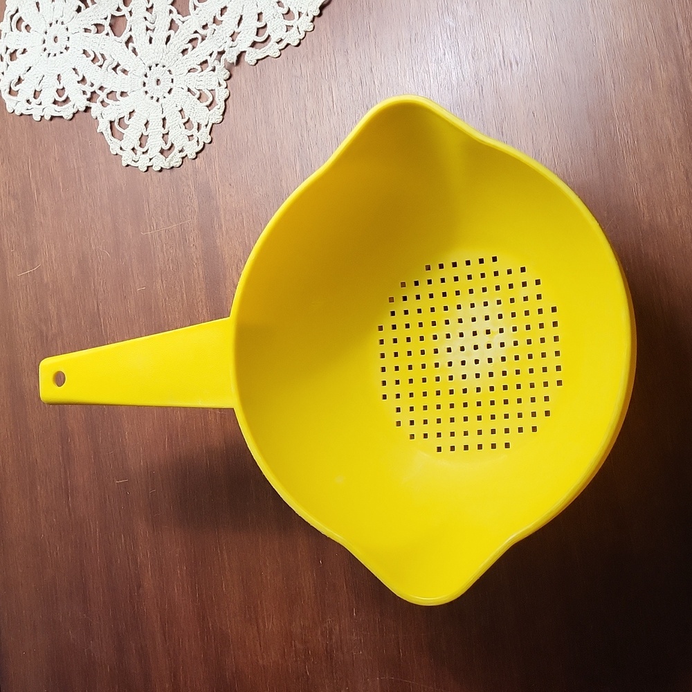 Vintage Tupperware Strainer